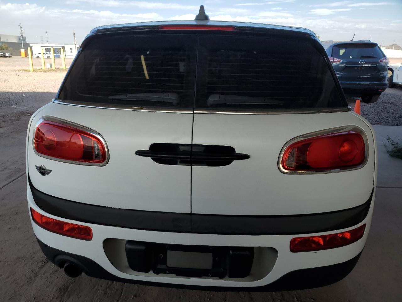 2016 MINI COOPER CLU - Image 6