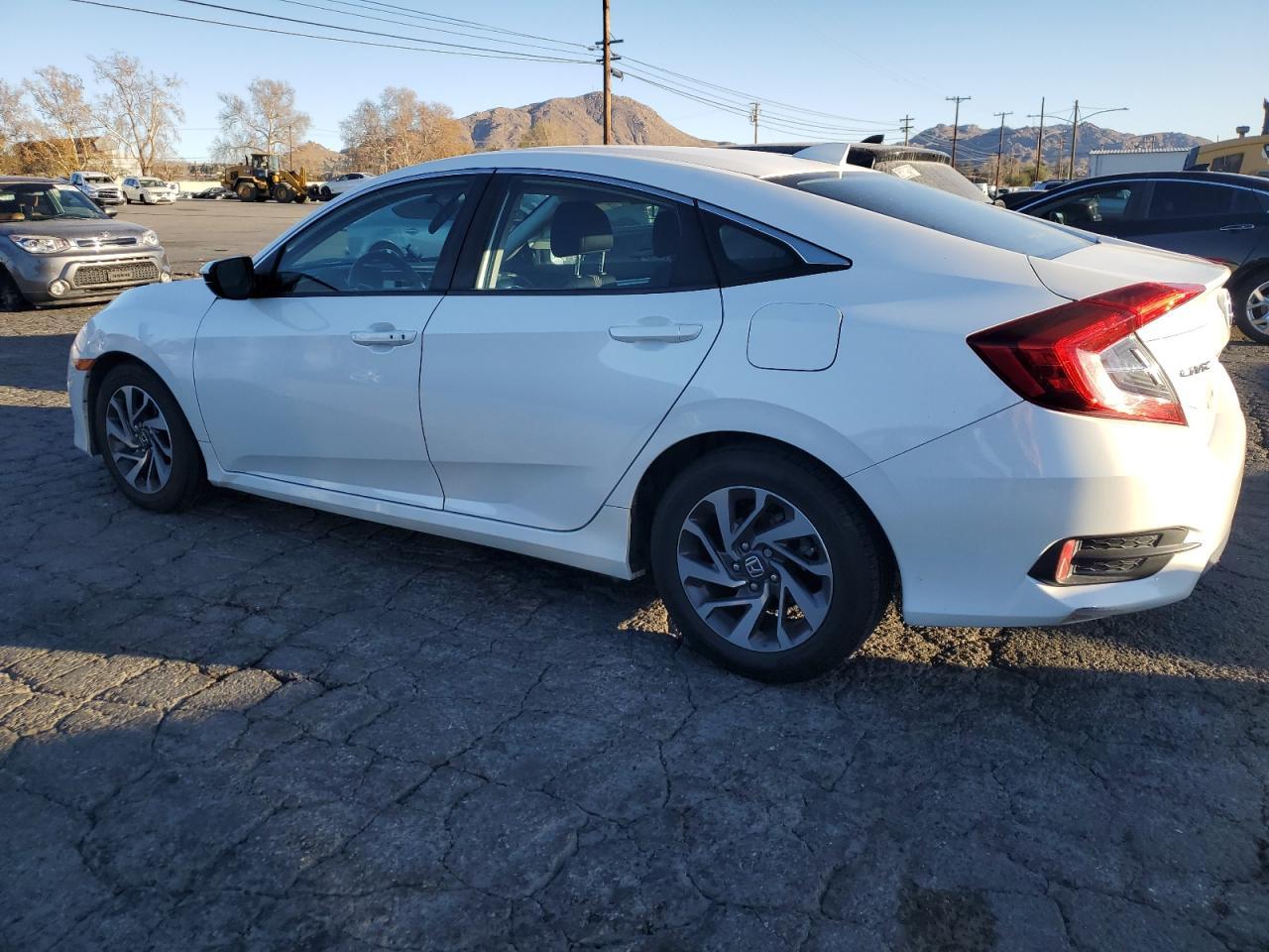 2018 HONDA CIVIC EX - Фото 2