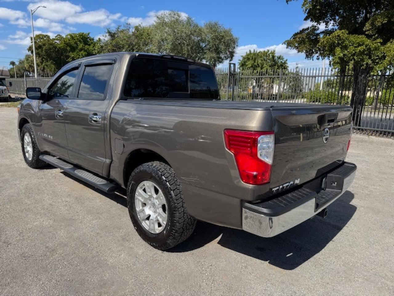 2018 NISSAN TITAN S - Фото 2