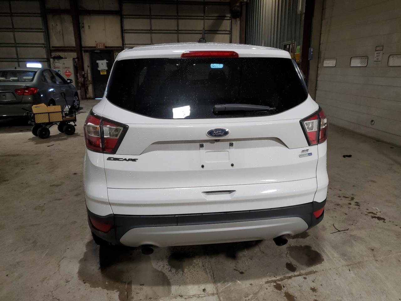 2017 FORD ESCAPE SE - Фото 6
