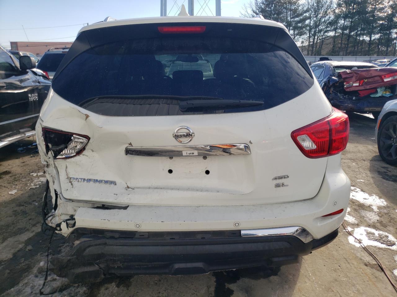 2019 NISSAN PATHFINDER - Фото 6
