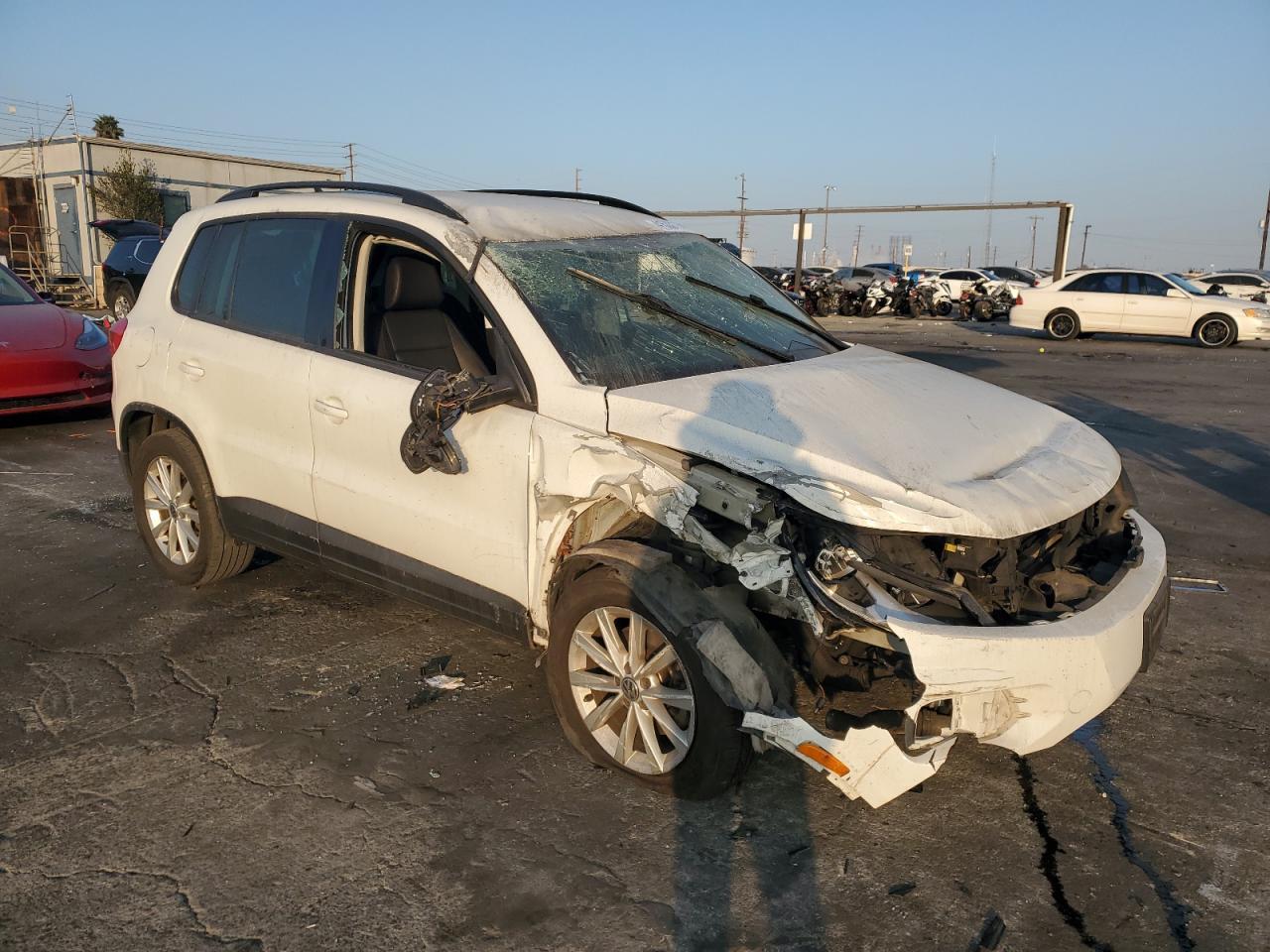 2015 VOLKSWAGEN TIGUAN S - Фото 4