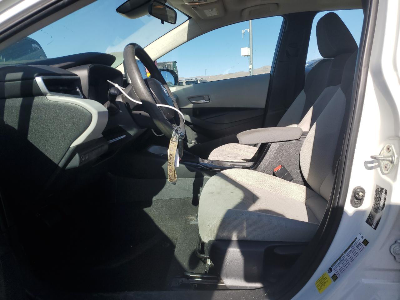 2020 TOYOTA COROLLA LE - Фото 7