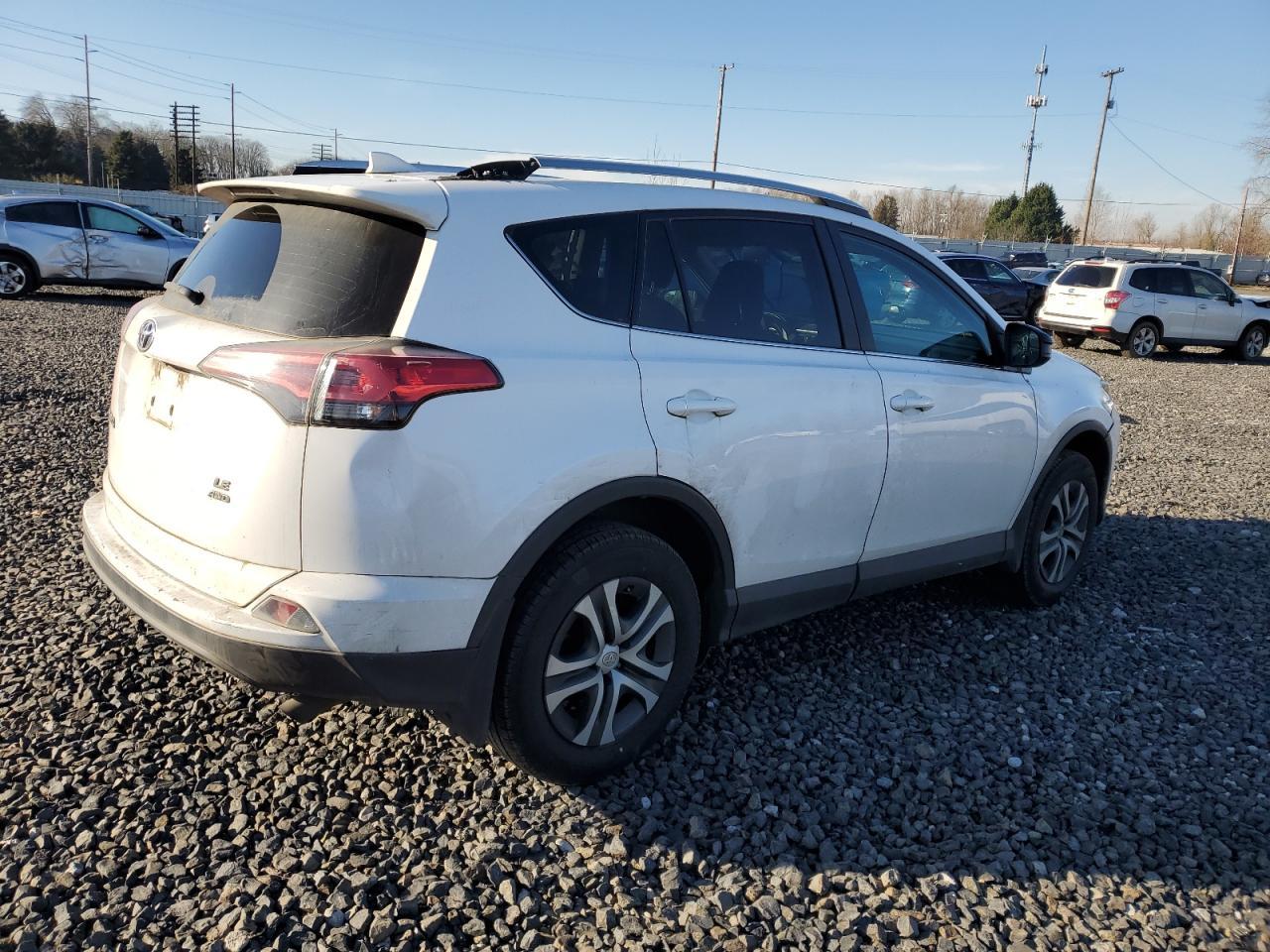 2016 TOYOTA RAV4 LE - Image 3