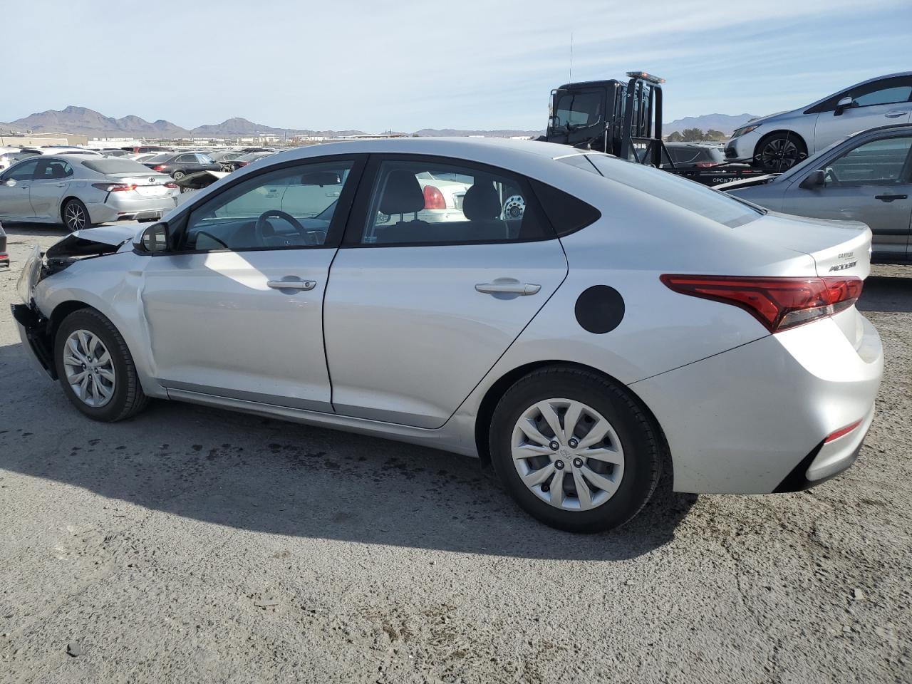 2019 HYUNDAI ACCENT SE - Фото 2