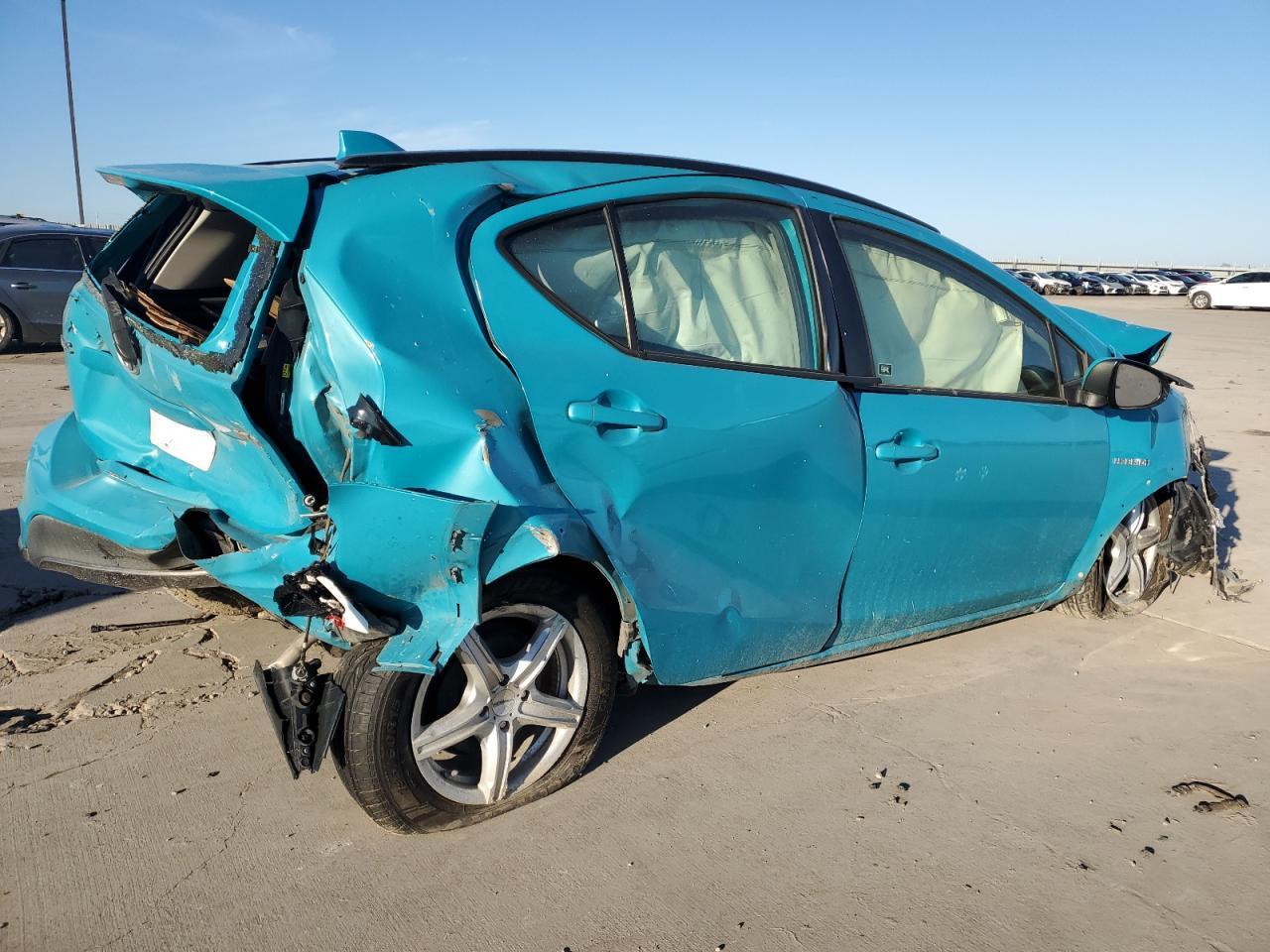 2018 TOYOTA PRIUS C - Фото 3