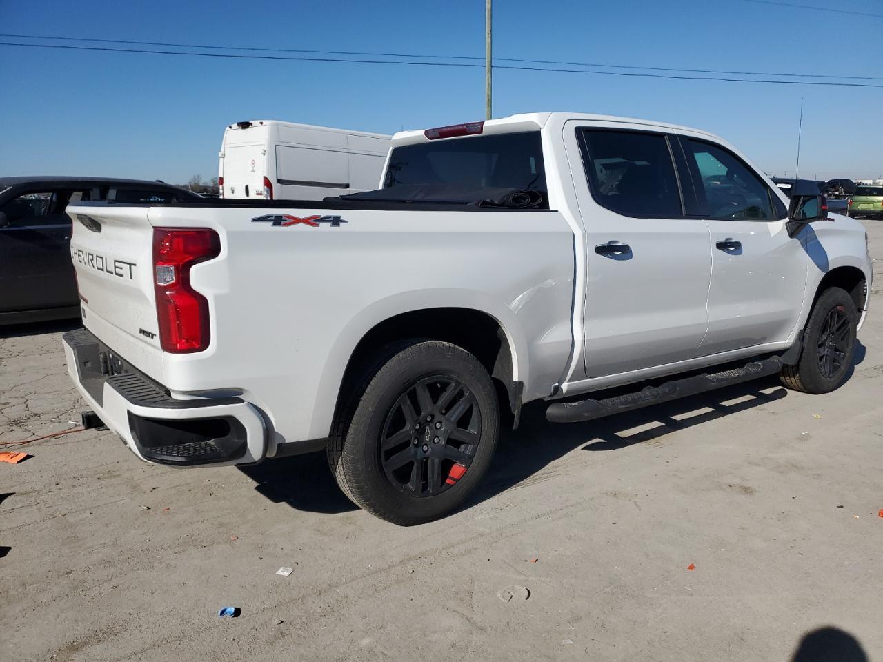 2023 CHEVROLET SILVERADO - Фото 3