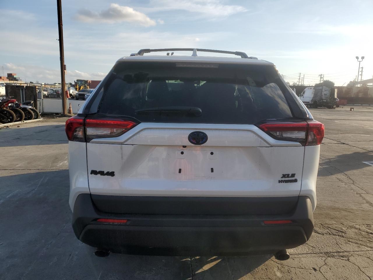 2024 TOYOTA RAV4 XLE P - Image 6