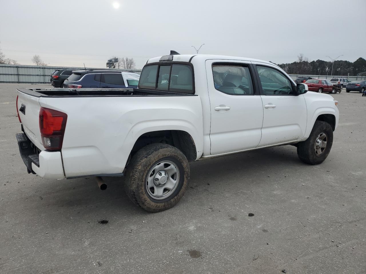 2018 TOYOTA TACOMA DOU - Фото 3