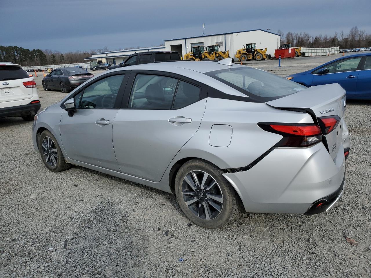 2021 NISSAN VERSA SV - Фото 2