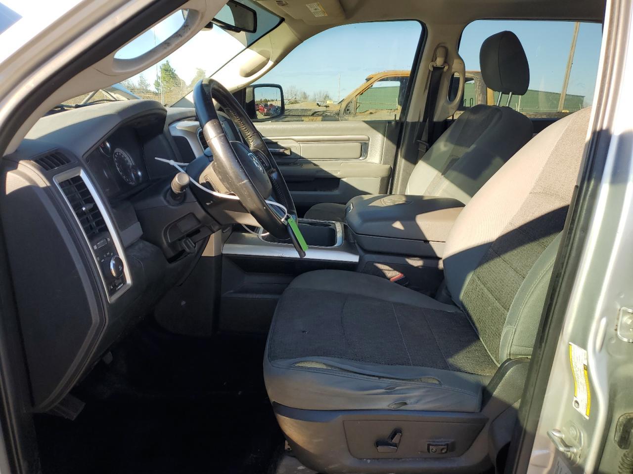 2017 RAM 1500 SLT - Image 7