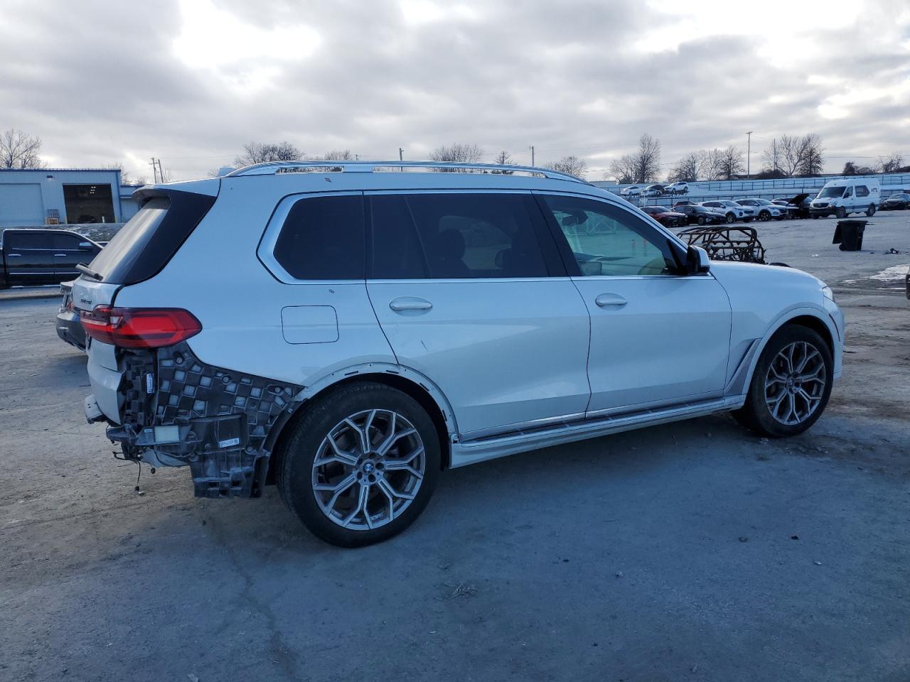 2021 BMW X7 XDRIVE4 - Image 3