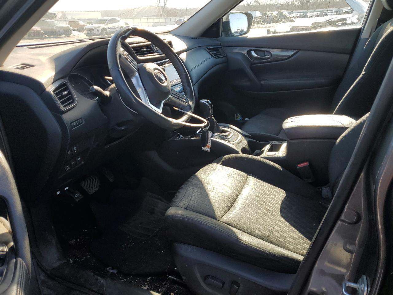 2017 NISSAN ROGUE SV - Image 7