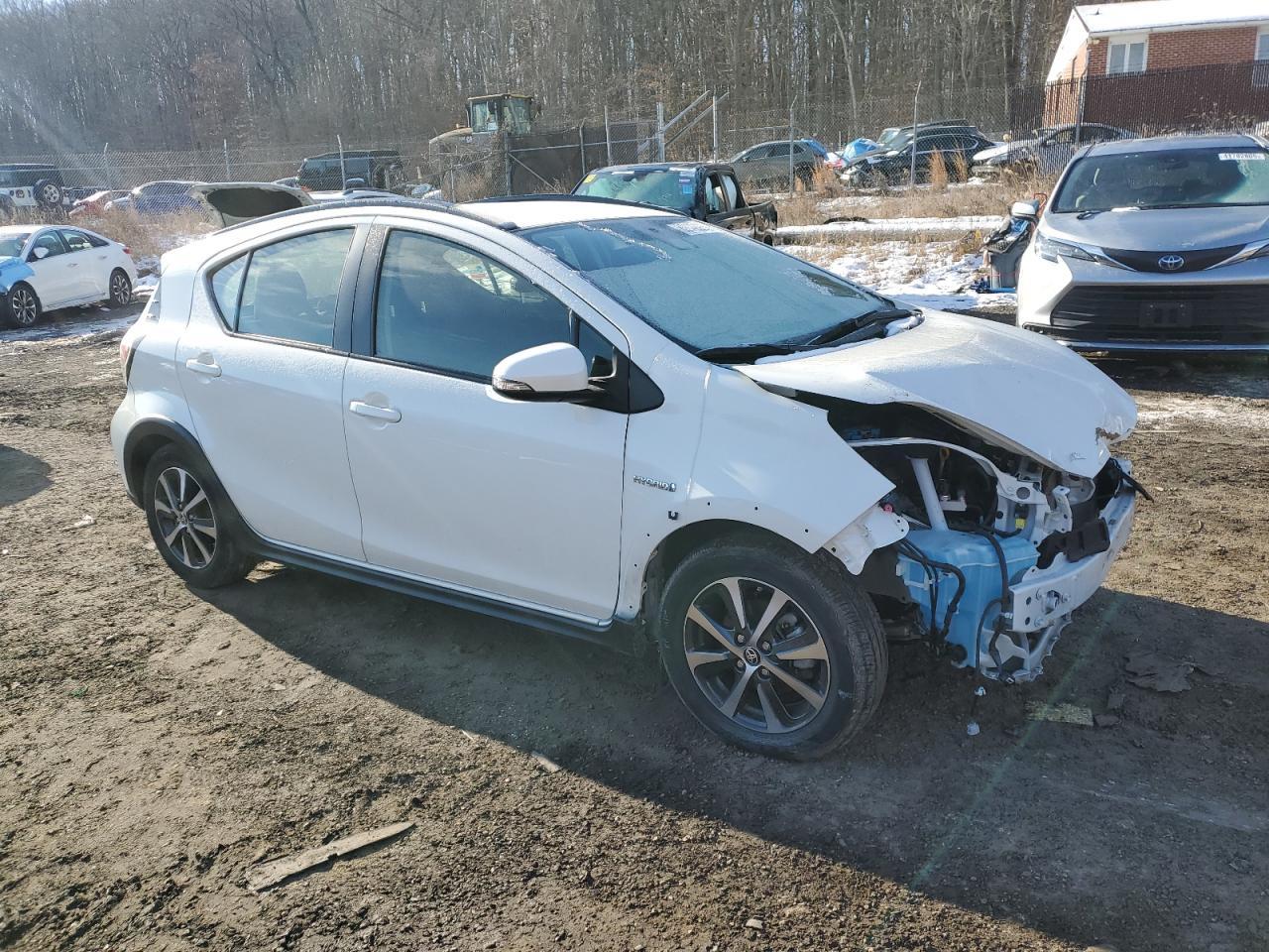 2018 TOYOTA PRIUS C - Image 4