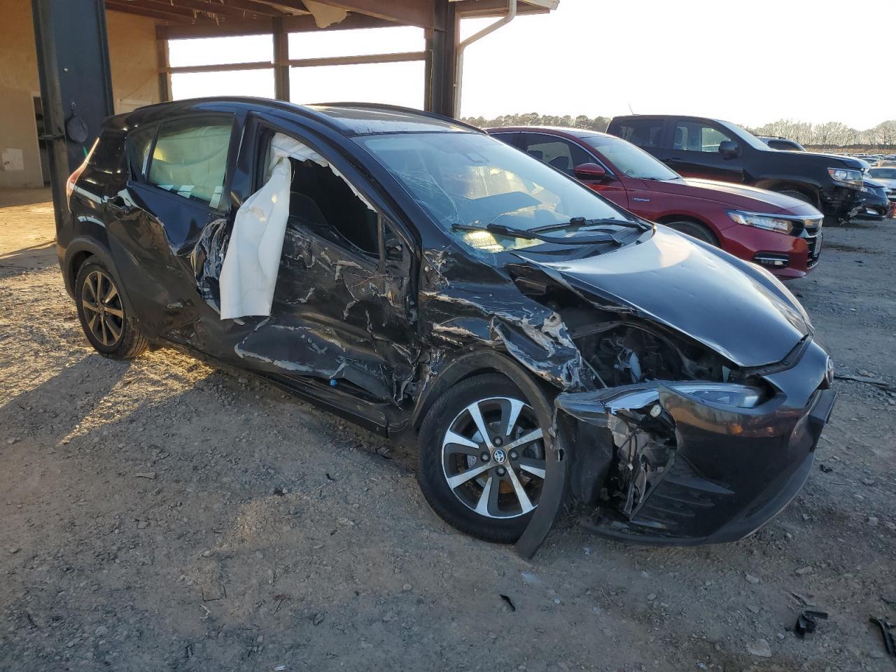 2018 TOYOTA PRIUS C - Image 4