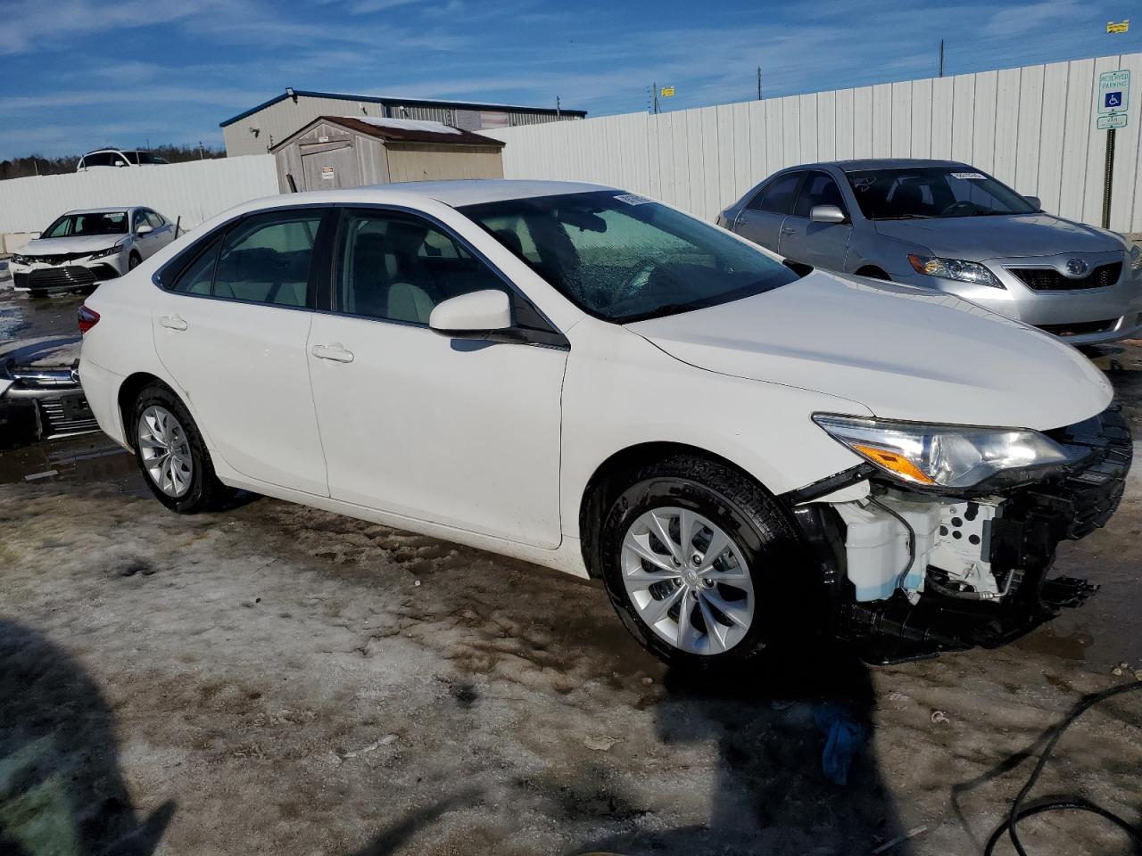2017 TOYOTA CAMRY LE - Фото 4