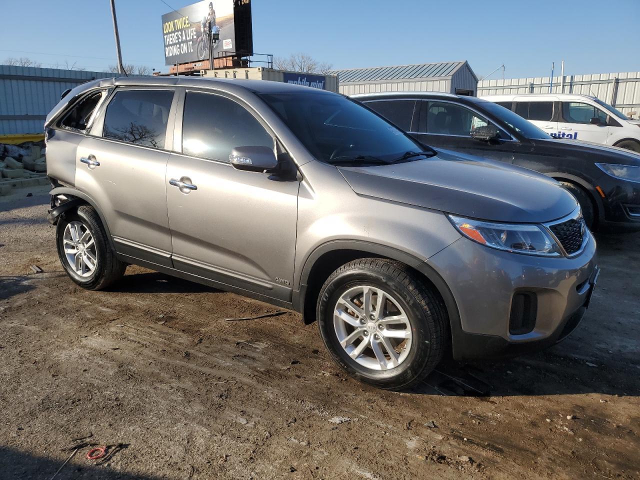 2015 KIA SORENTO LX - Image 4