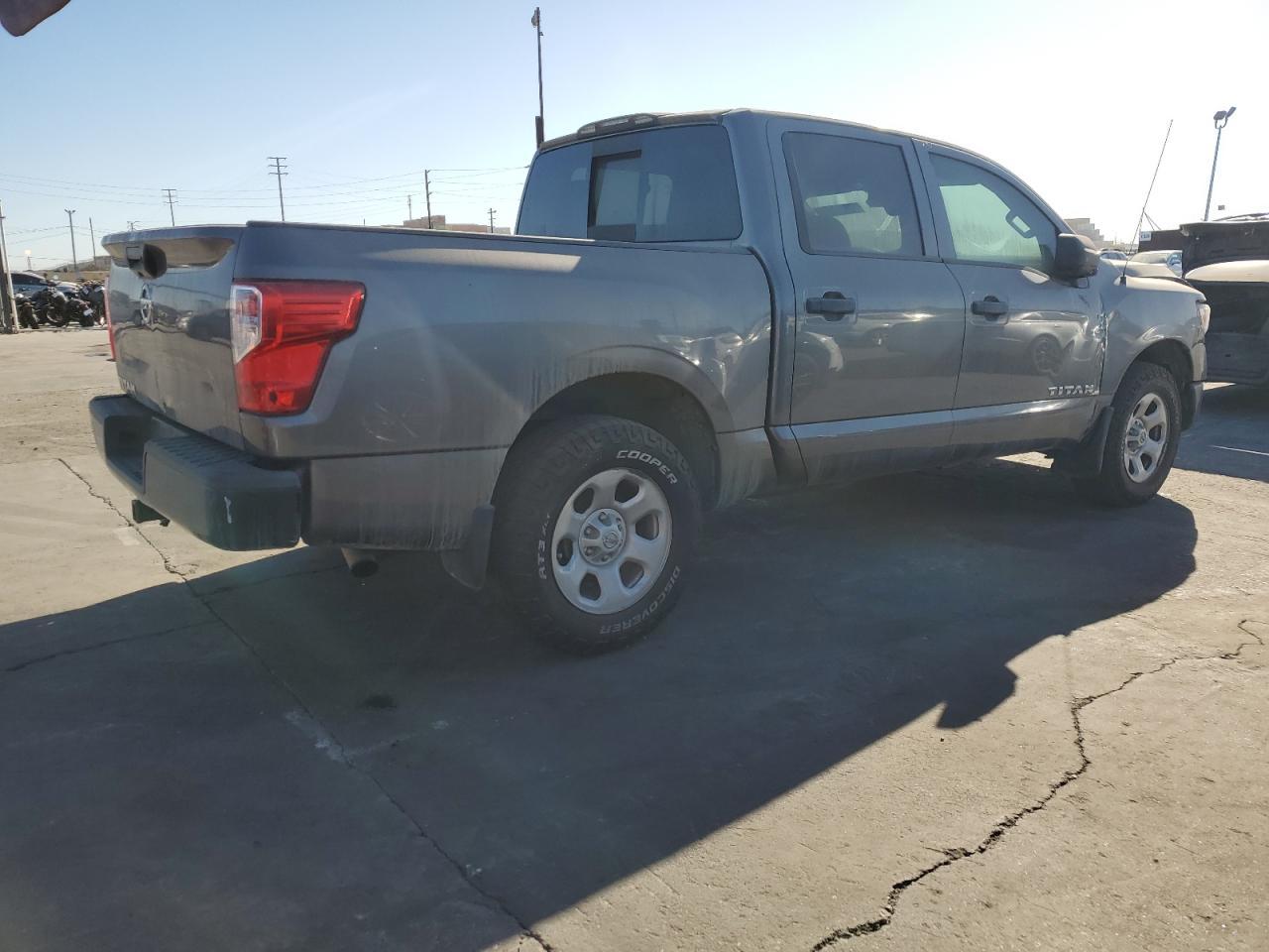 2018 NISSAN TITAN S - Фото 3