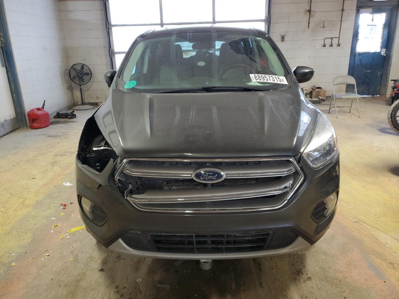 2017 FORD ESCAPE SE - Фото 5