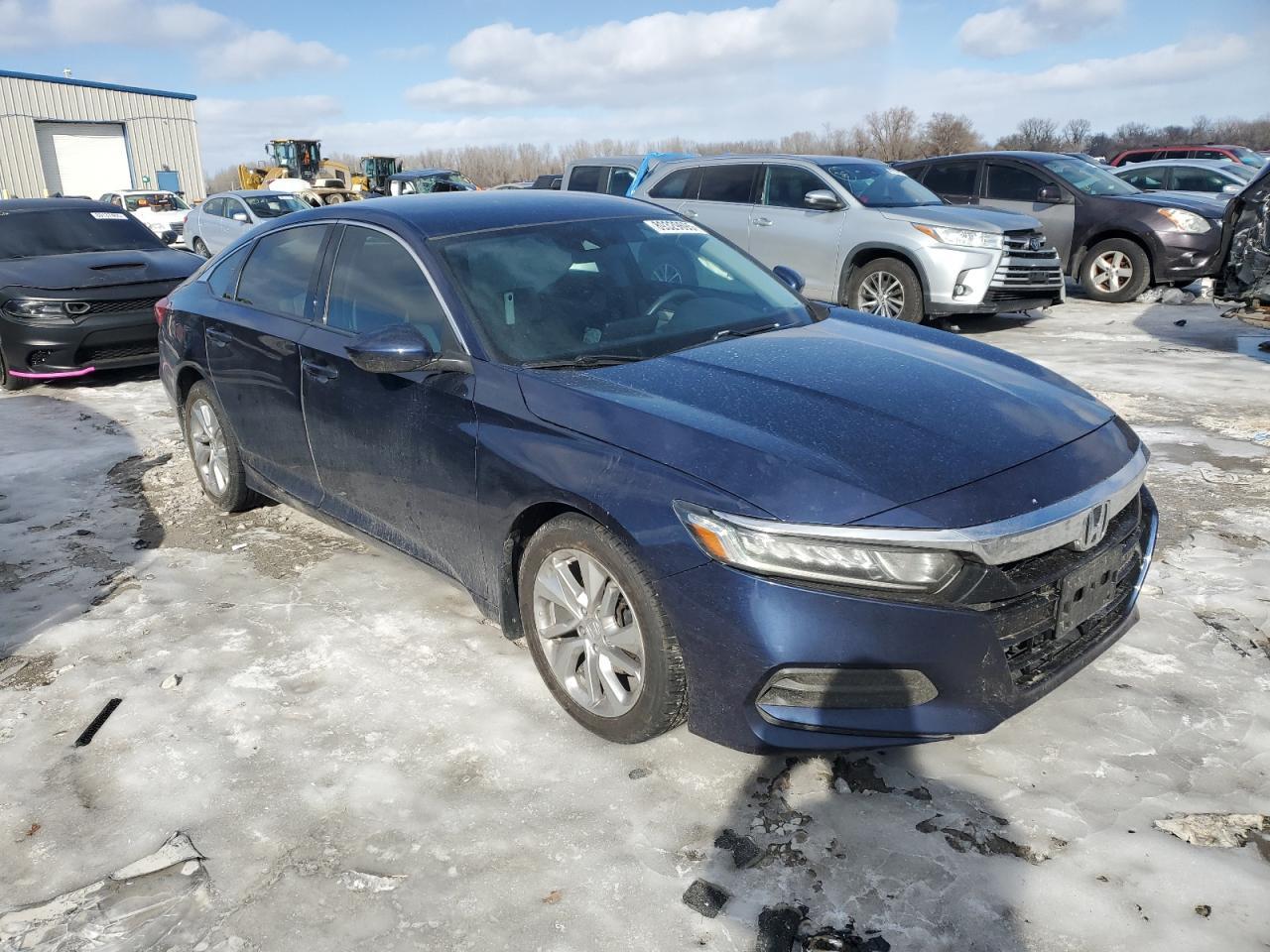 2018 HONDA ACCORD LX - Image 4