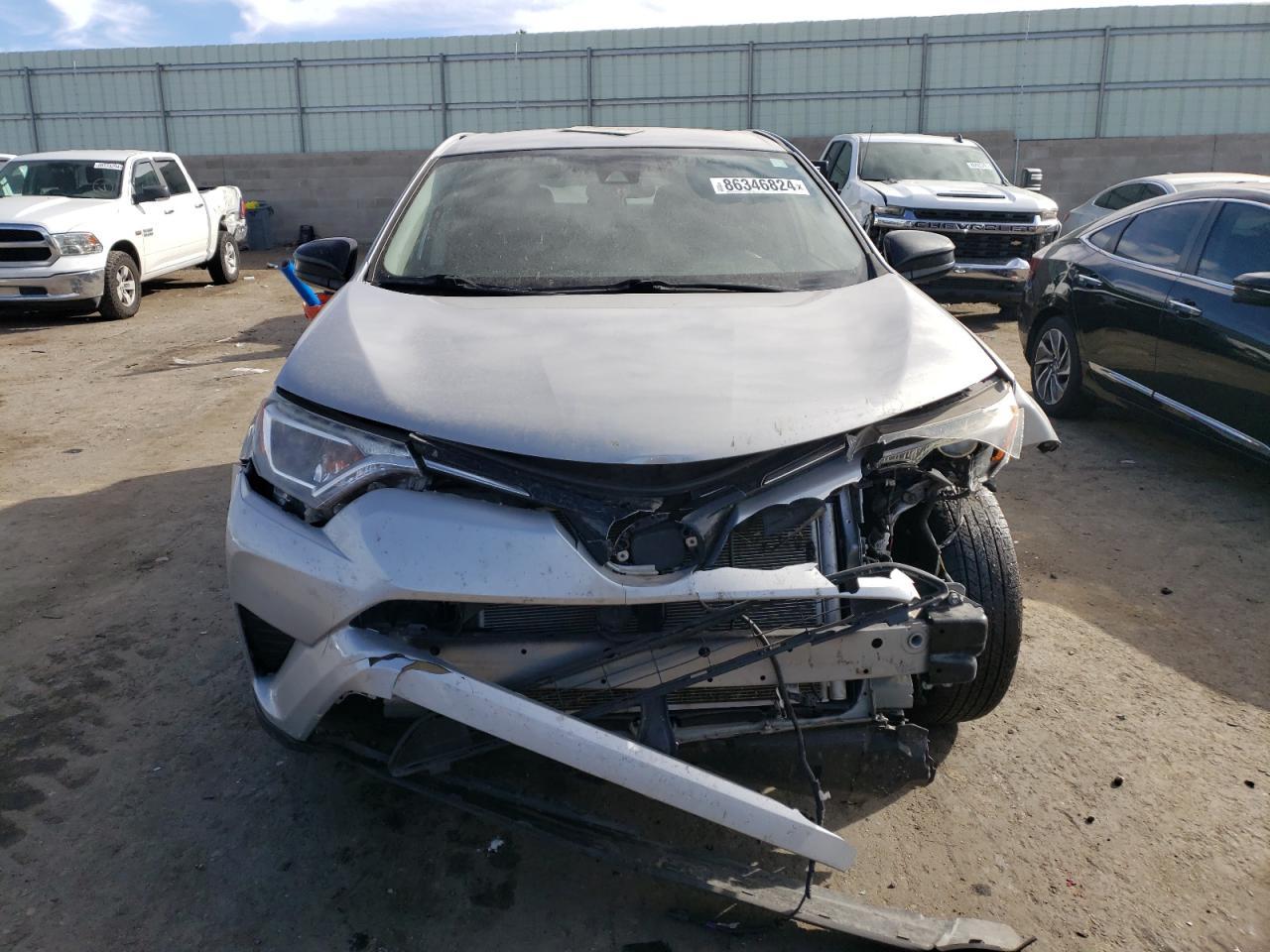 2018 TOYOTA RAV4 LE - Фото 5