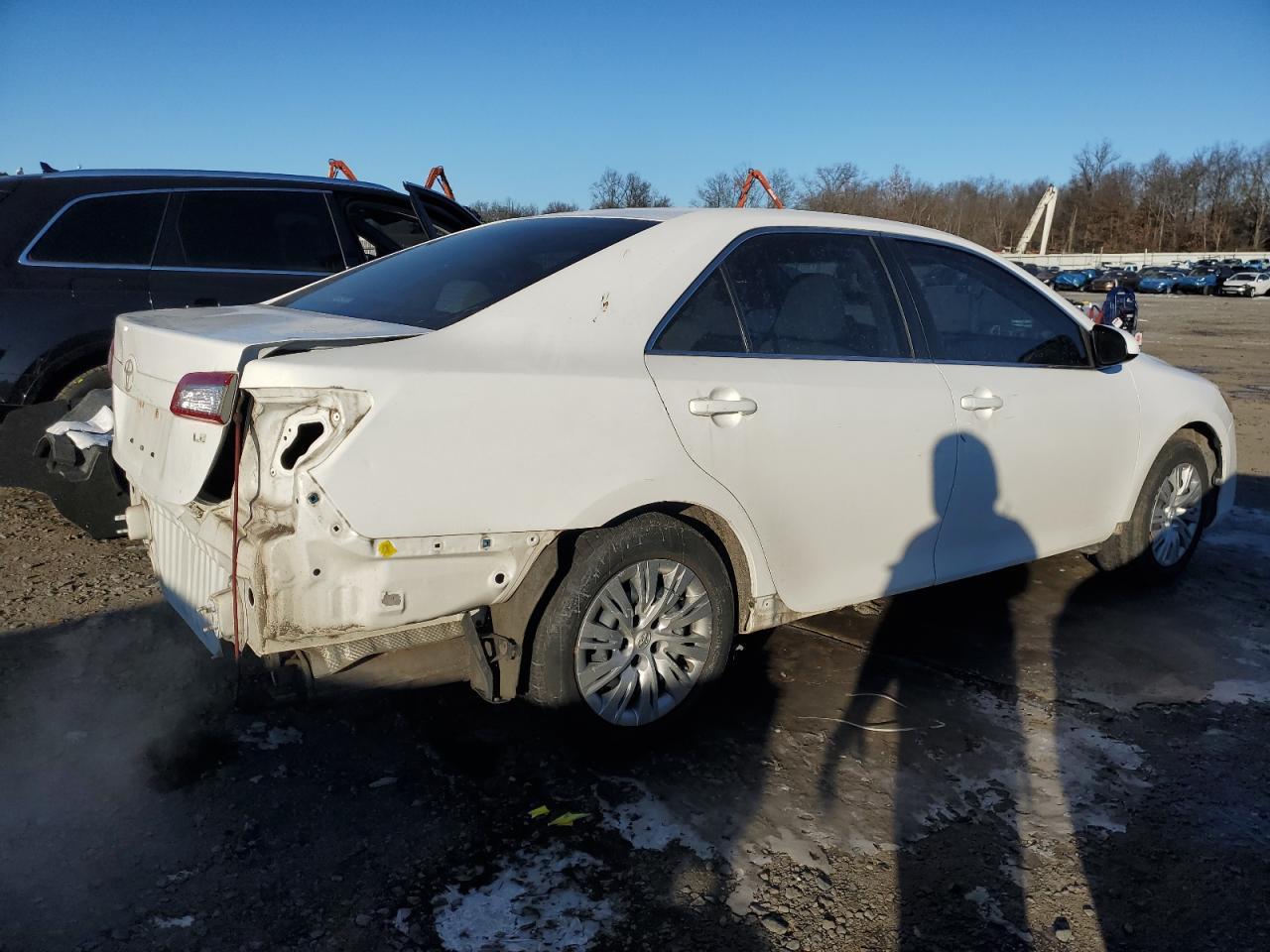 2014 TOYOTA CAMRY L - Фото 3
