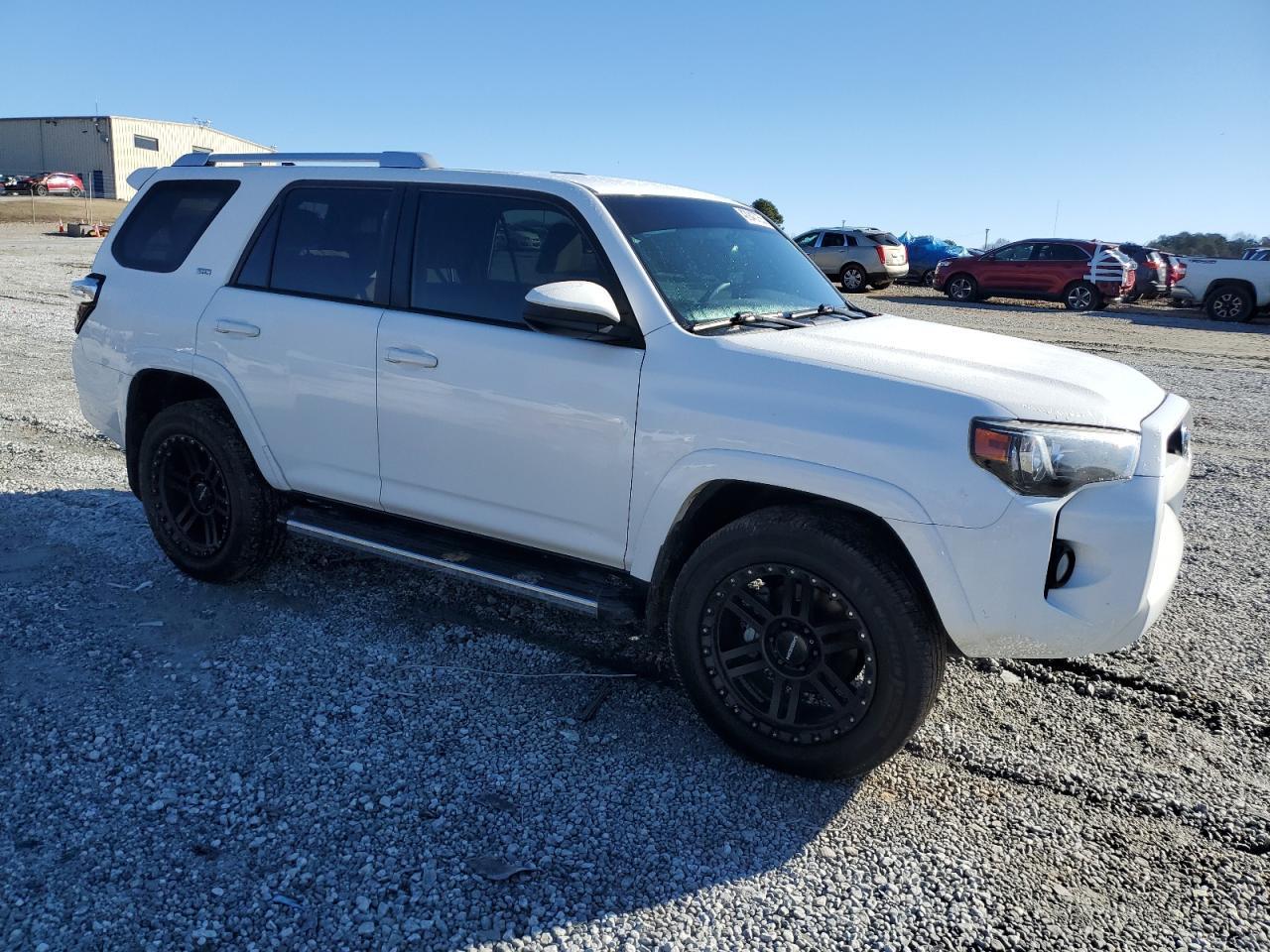2018 TOYOTA 4RUNNER SR - Image 4