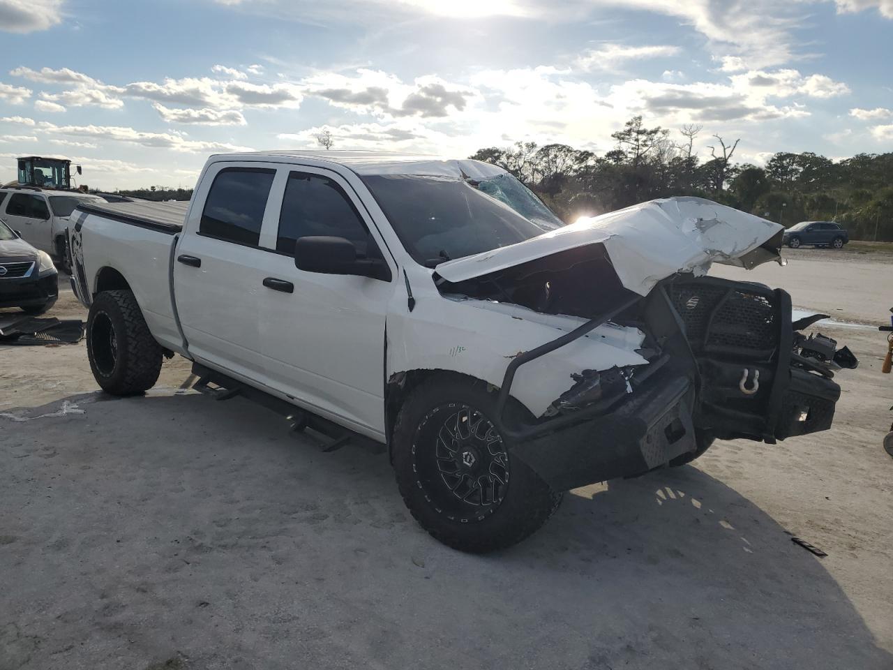 2019 RAM 1500 CLASS - Фото 4