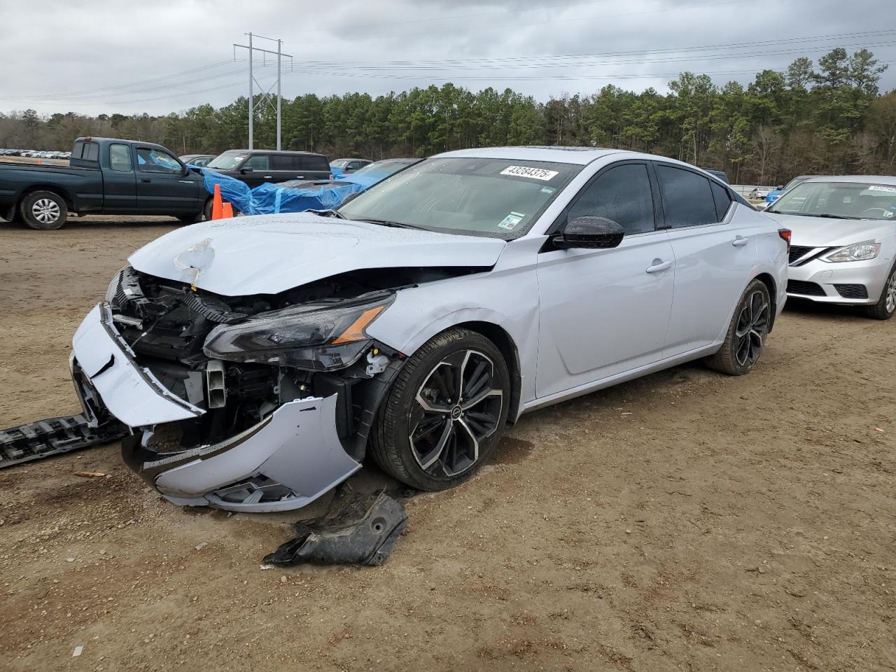 2024 NISSAN ALTIMA SR