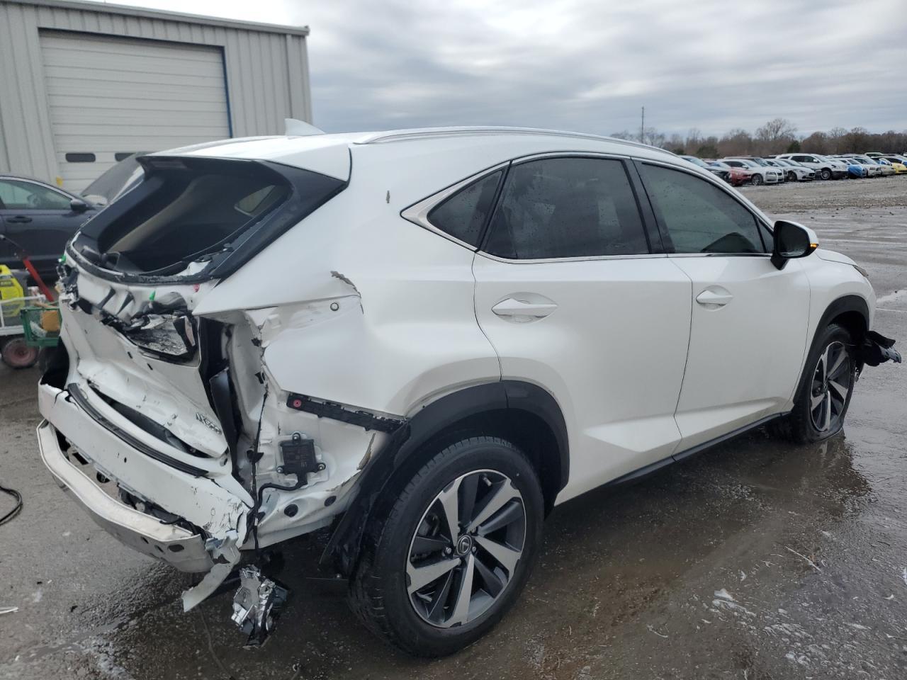 2020 LEXUS NX 300 - Фото 3