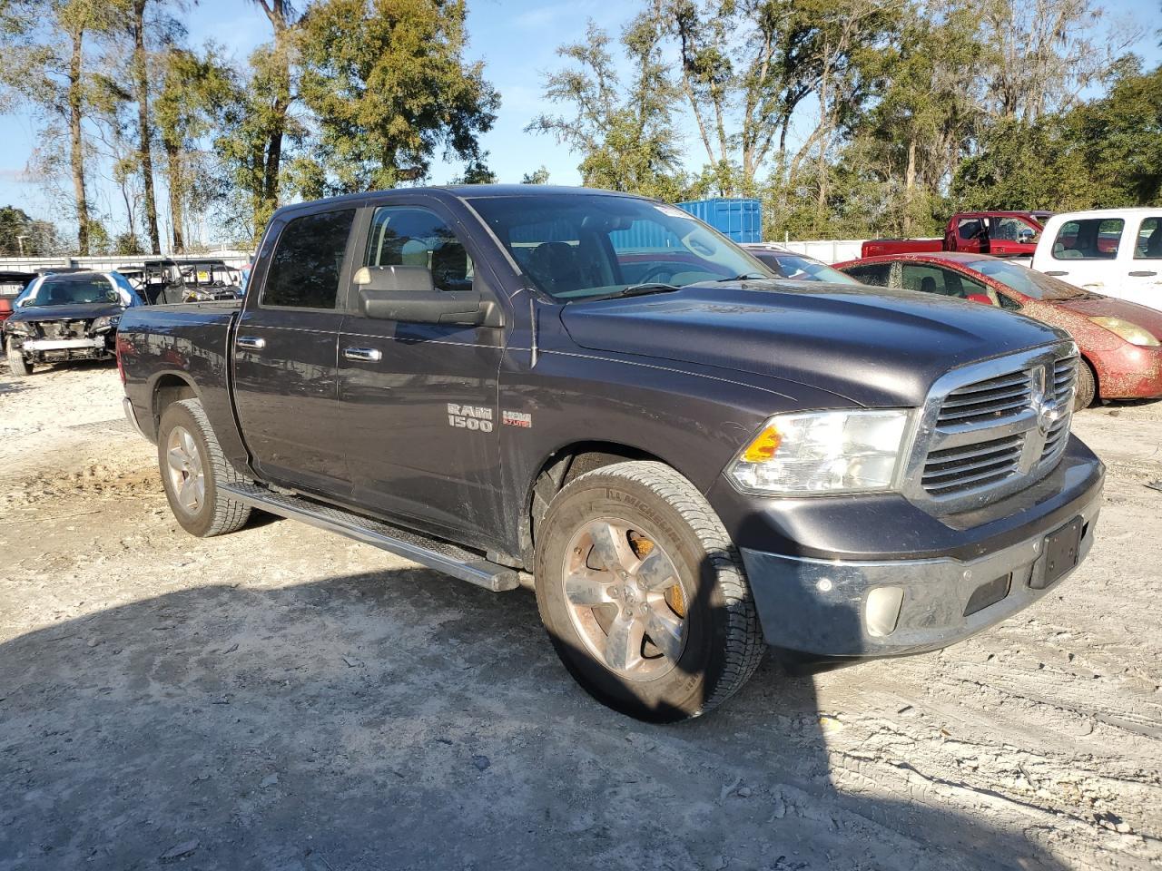 2015 RAM 1500 SLT - Image 4