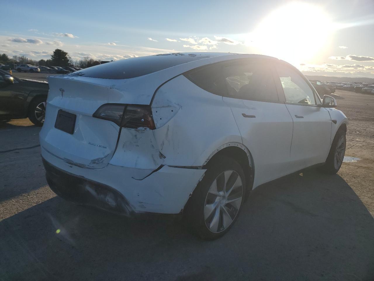 2023 TESLA MODEL Y - Image 3
