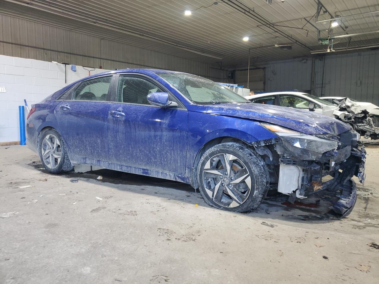 2023 HYUNDAI ELANTRA SE - Image 4