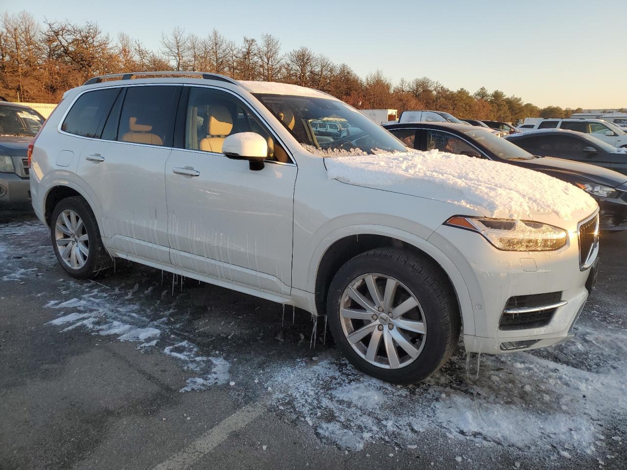 2016 VOLVO XC90 T6 - Image 4
