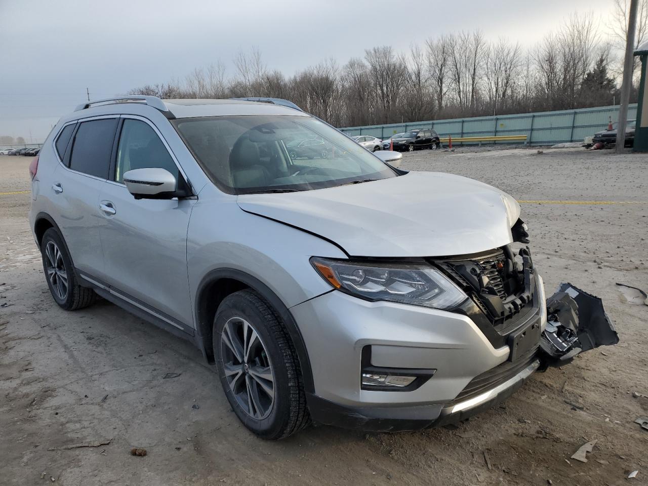 2017 NISSAN ROGUE SV - Фото 4