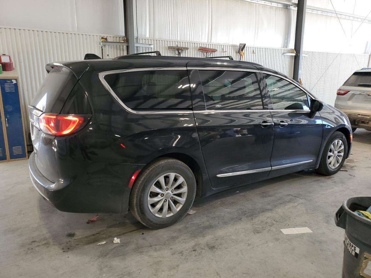 2017 CHRYSLER PACIFICA T - Image 3