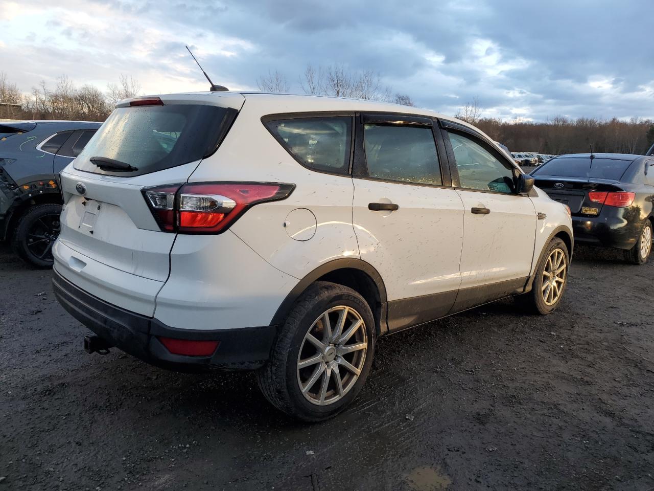 2017 FORD ESCAPE S - Image 3