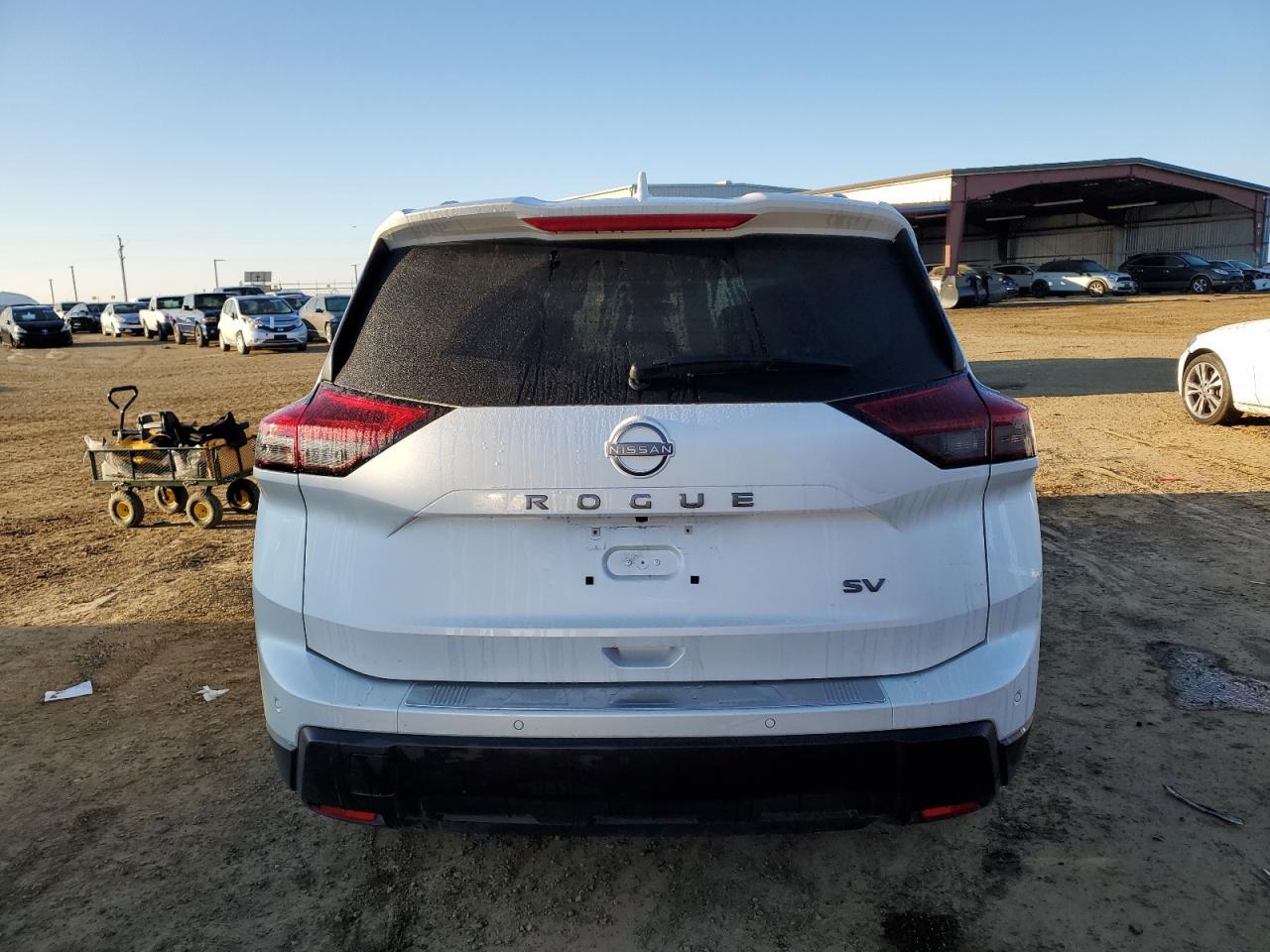 2024 NISSAN ROGUE SV - Image 6