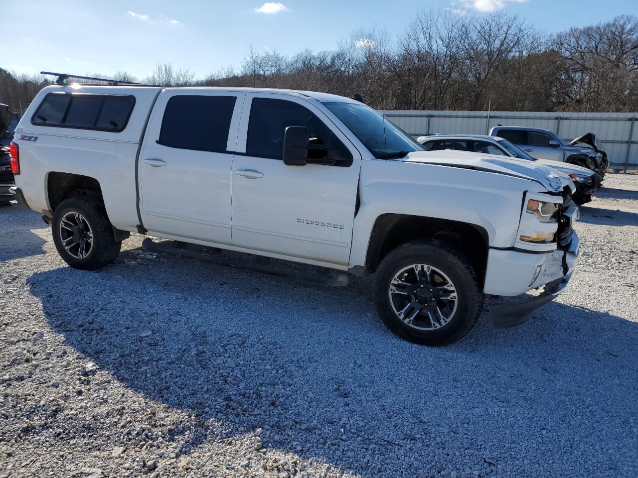 2017 CHEVROLET SILVERADO - Image 4
