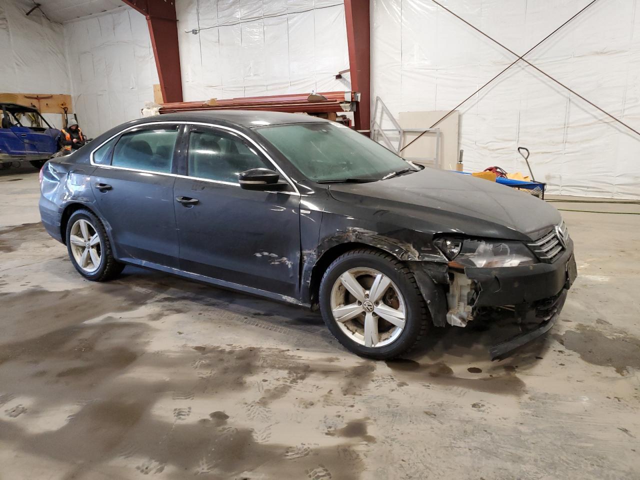 2014 VOLKSWAGEN PASSAT S - Фото 4