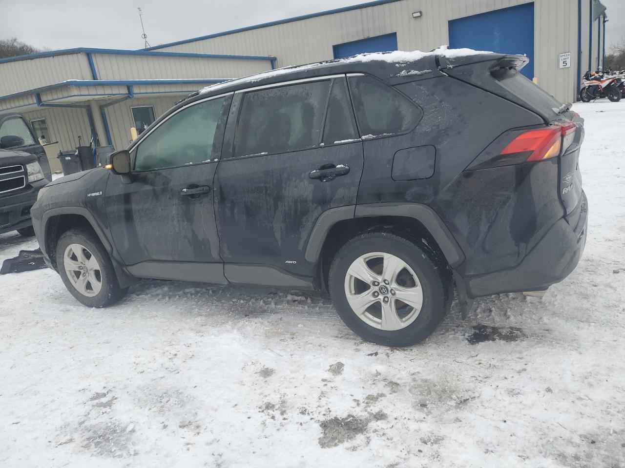 2020 TOYOTA RAV4 XLE - Image 2