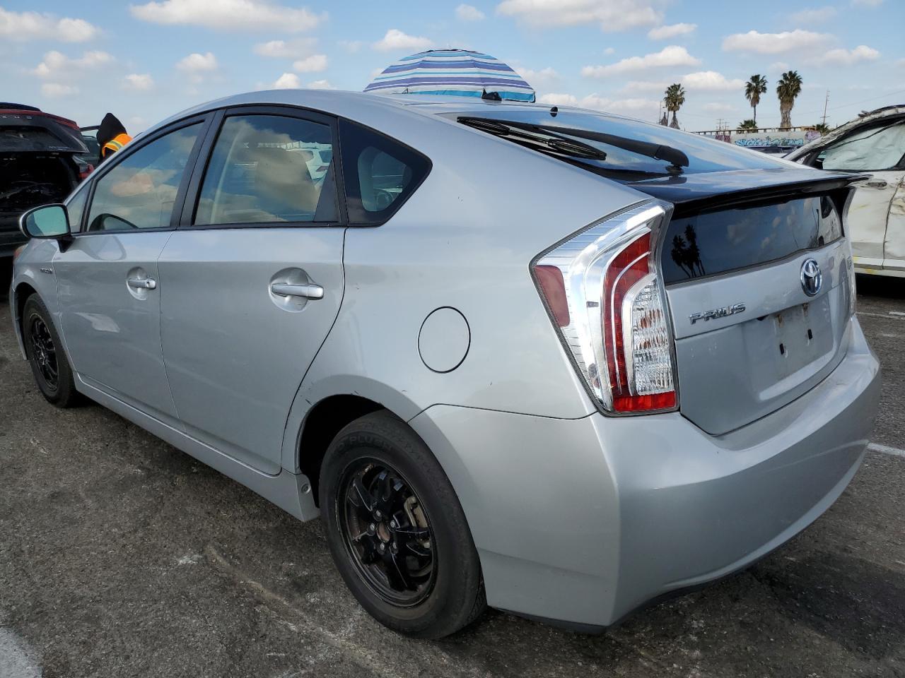 2015 TOYOTA PRIUS - Image 2