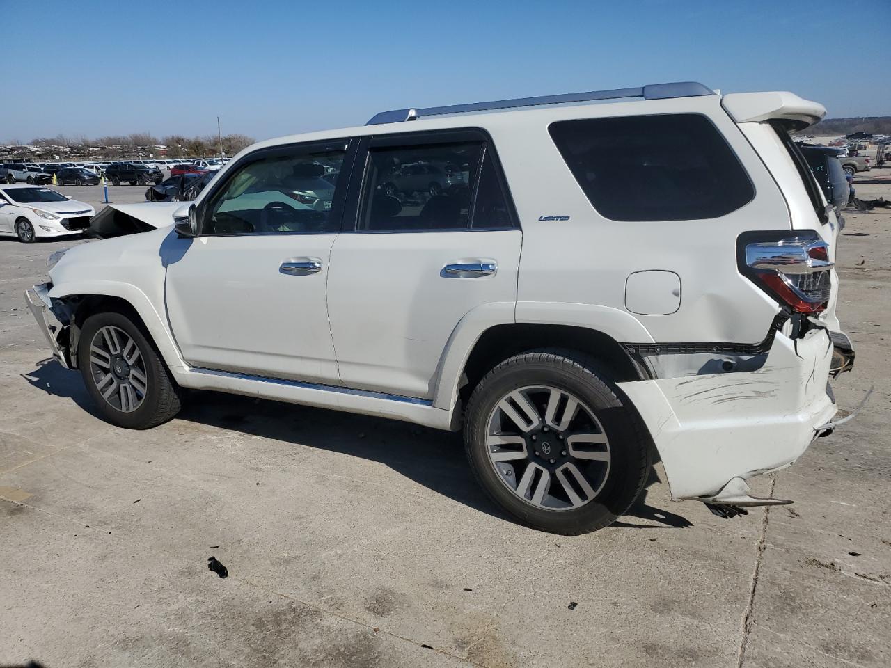 2019 TOYOTA 4RUNNER SR - Фото 2