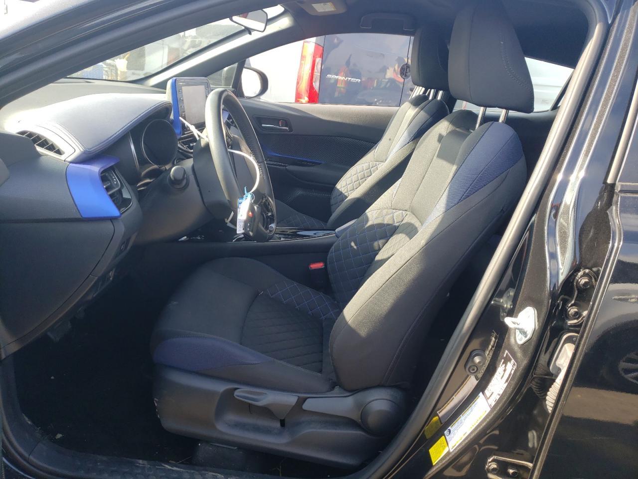 2021 TOYOTA C-HR XLE - Фото 7