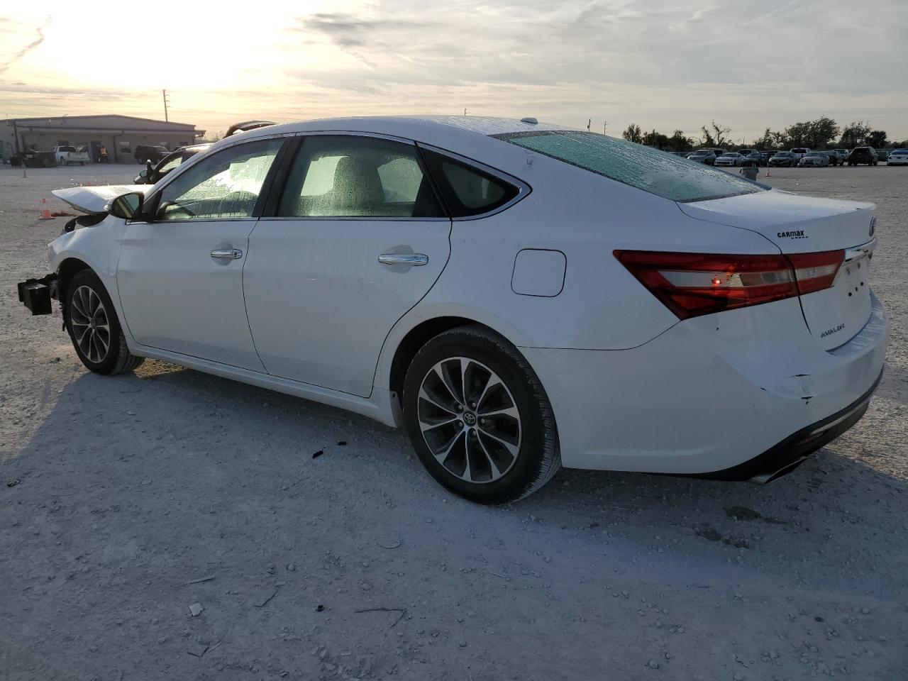 2016 TOYOTA AVALON XLE - Image 2