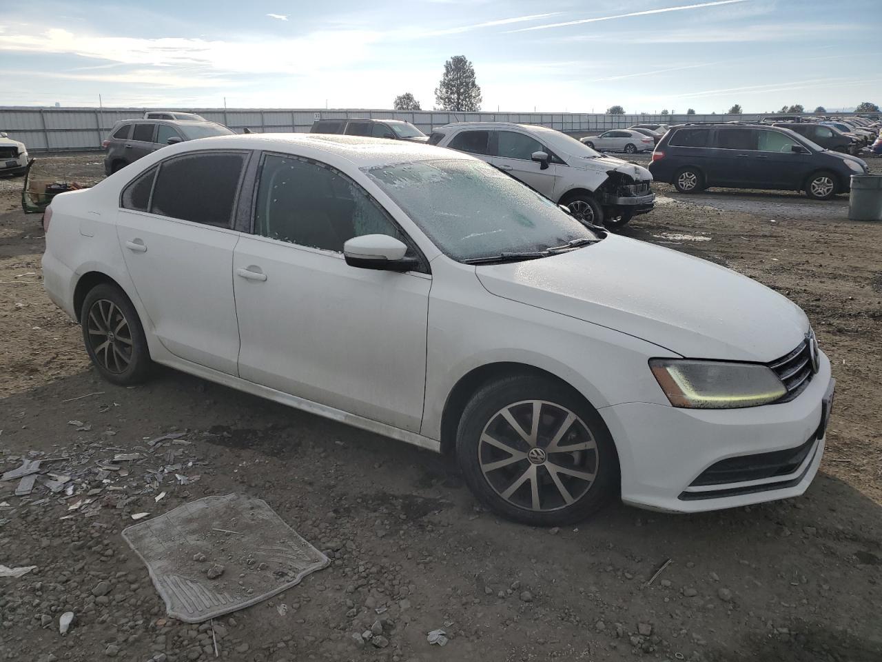2017 VOLKSWAGEN JETTA SE - Фото 4