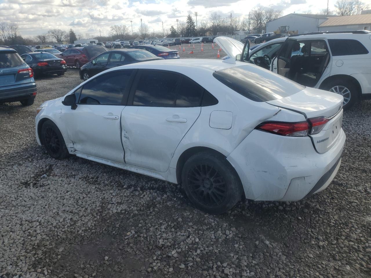 2021 TOYOTA COROLLA LE - Фото 2