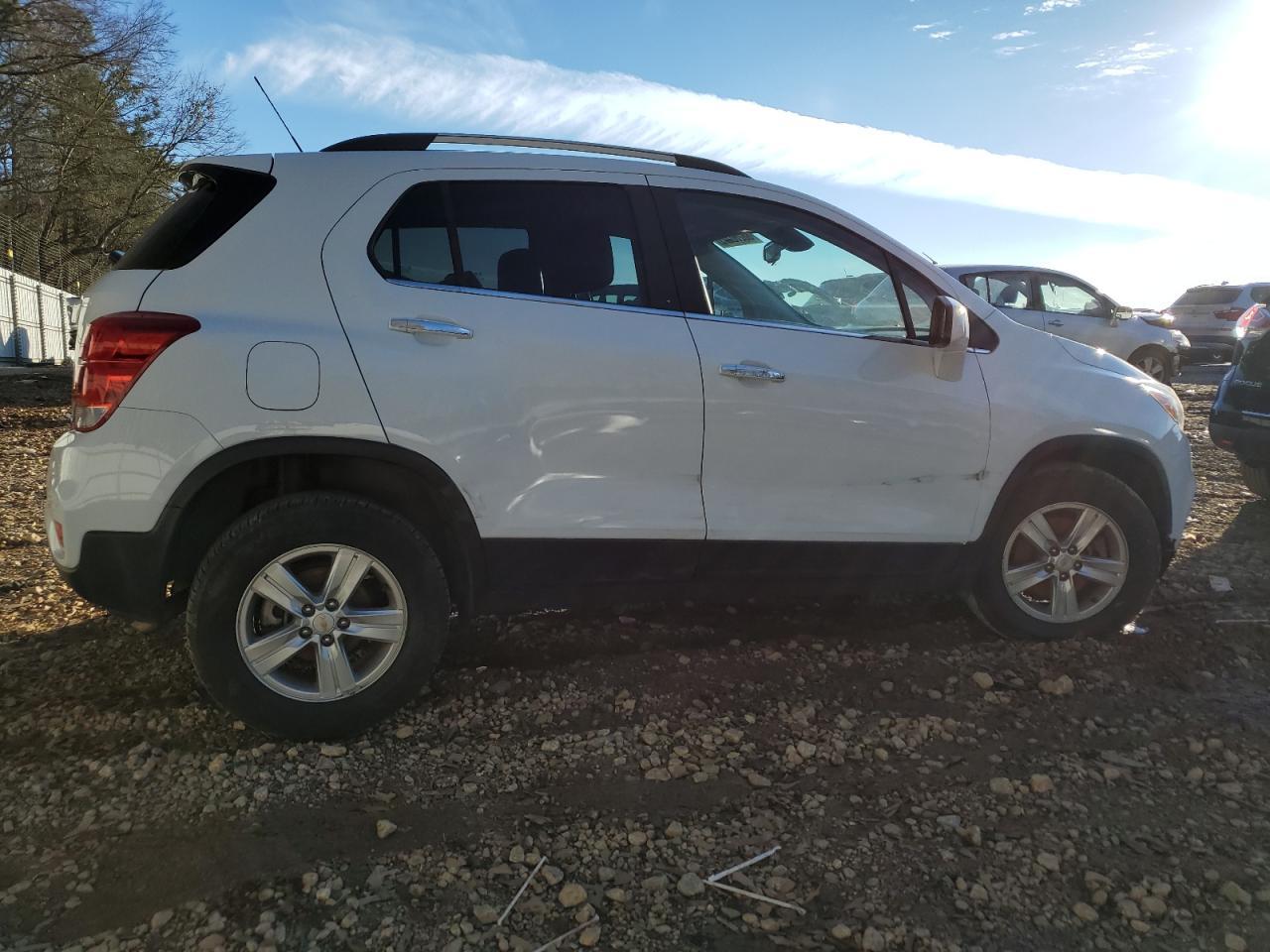 2019 CHEVROLET TRAX 1LT - Фото 3
