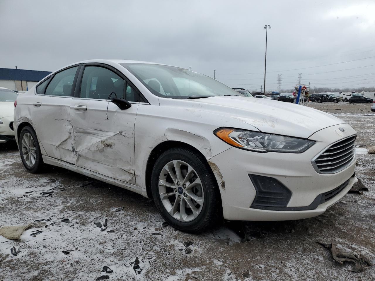 2020 FORD FUSION SE - Image 4