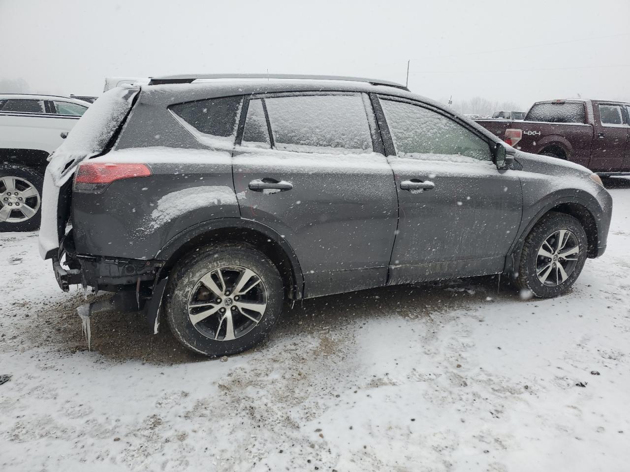 2017 TOYOTA RAV4 XLE - Фото 3